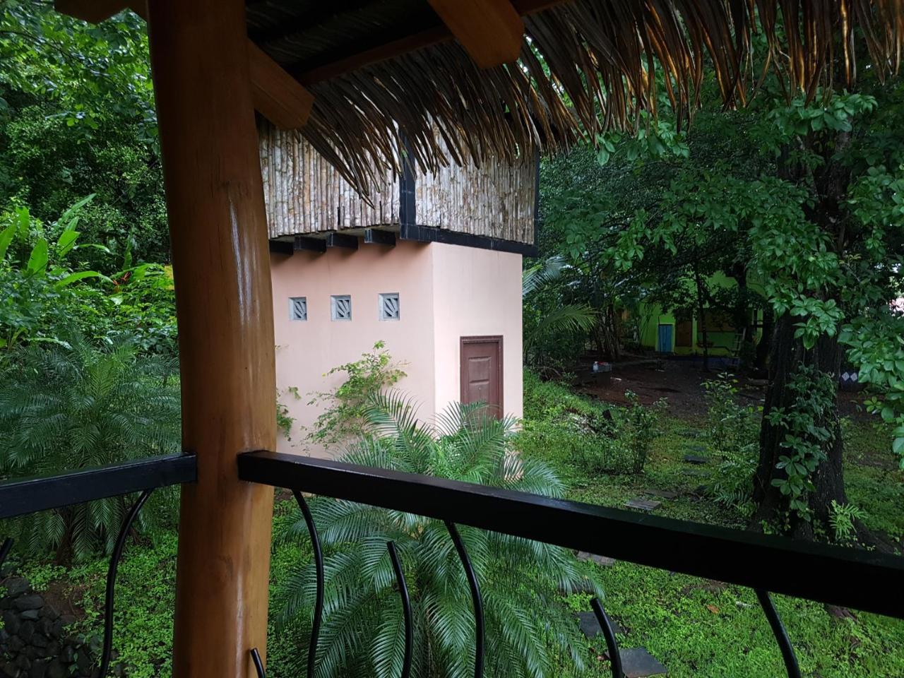 Bodhi Santa Catalina Hostel Exterior photo